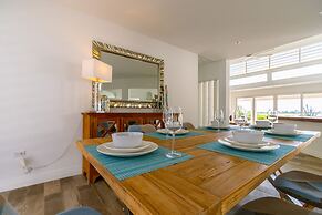 Ocean View! Fully Renovated Villa, Private Pool!