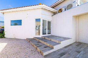 Ocean View! Fully Renovated Villa, Private Pool!