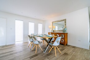 Ocean View! Fully Renovated Villa, Private Pool!