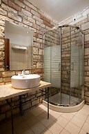 Nisista Lodge Mountain View