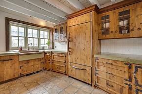 Downtown Rockstar Residence