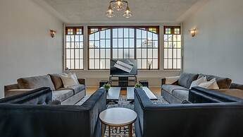 Downtown Rockstar Residence