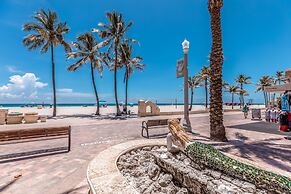 Stylish Private Beach Condo Hollywood