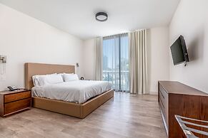 Stylish Private Beach Condo Hollywood