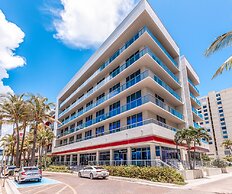 Stylish Private Beach Condo Hollywood