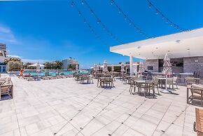 Stylish Private Beach Condo Hollywood