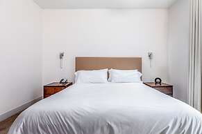 Stylish Private Beach Condo Hollywood