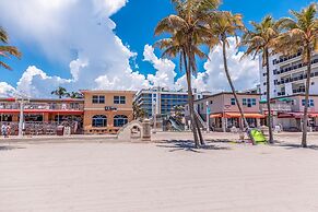 Stylish Private Beach Condo Hollywood