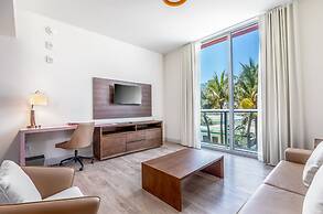 Stylish Private Beach Condo Hollywood