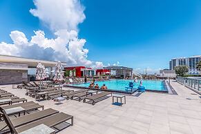 Stylish Private Beach Condo Hollywood