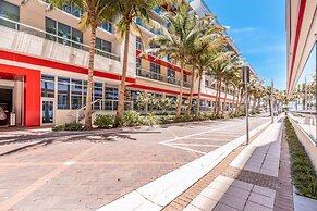 Stylish Private Beach Condo Hollywood