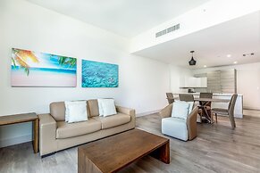 Stylish Private Beach Condo Hollywood
