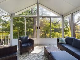 Hazeltine Hideaway