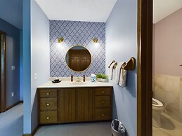 Hazeltine Hideaway