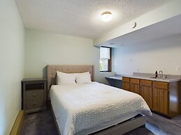 Hazeltine Hideaway