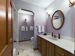 Hazeltine Hideaway