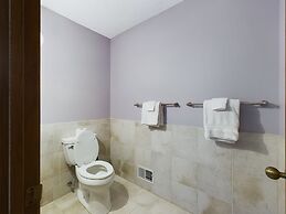 Hazeltine Hideaway