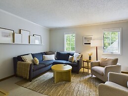 Hazeltine Hideaway