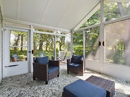 Hazeltine Hideaway