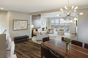 Lakefront Luxury