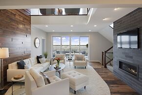Lakefront Luxury