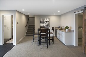 Lakefront Luxury
