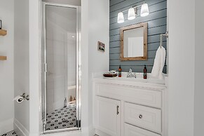 Lakefront Retreat