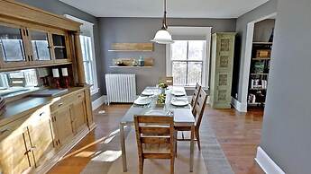 Linden Hills Luxury Charmer