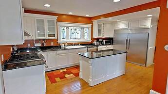 Linden Hills Luxury Charmer