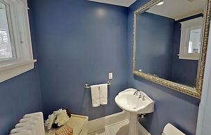 Linden Hills Luxury Charmer