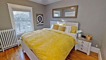 Linden Hills Luxury Charmer