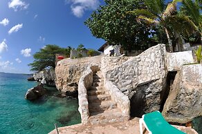 Sun Reef Village on Sea