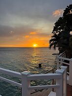 Sun Reef Village on Sea