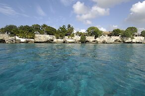 Sun Reef Village on Sea