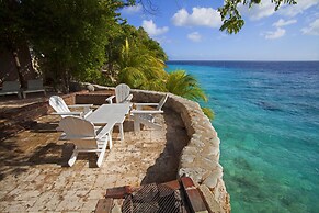 Sun Reef Village on Sea