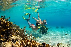 Sun Reef Village on Sea