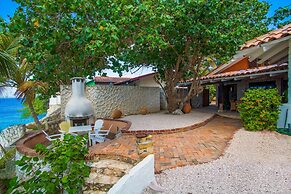 Sun Reef Village on Sea