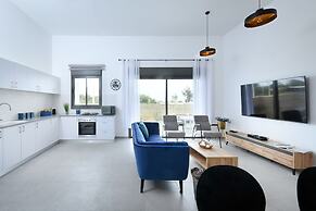 Stylish Coastal Oasis by Sea N' Rent