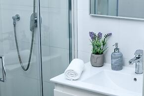 Stylish Coastal Oasis by Sea N' Rent