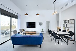 Stylish Coastal Oasis by Sea N' Rent