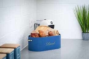 Stylish Coastal Oasis by Sea N' Rent