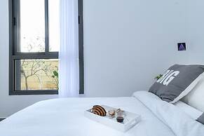 Stylish Coastal Oasis by Sea N' Rent