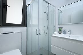 Stylish Coastal Oasis by Sea N' Rent