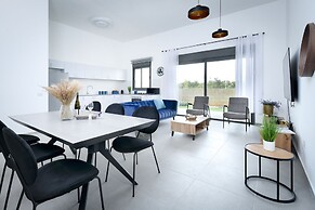 Stylish Coastal Oasis by Sea N' Rent