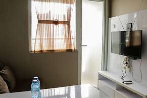 Homey And Cozy Stay 2Br At Green Pramuka City Apartment