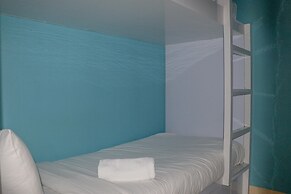 Homey And Cozy Stay 2Br At Green Pramuka City Apartment