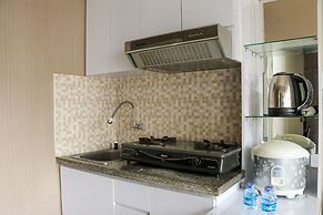 Homey And Cozy Stay 2Br At Green Pramuka City Apartment