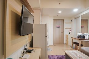 Comfort 1Br With Working Room At Meikarta Apartment
