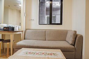 Comfort 1Br With Working Room At Meikarta Apartment