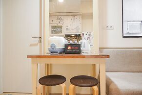 Comfort 1Br With Working Room At Meikarta Apartment